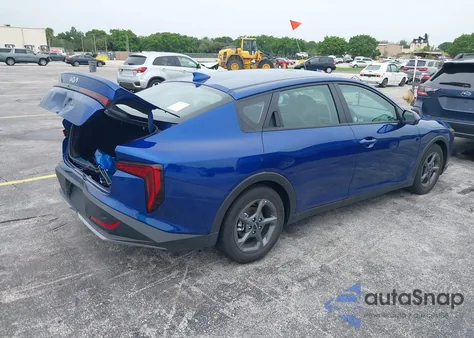 2025 Kia K4 Lxs из США, поврежденный, VIN 3KPFT4DE4SE074613